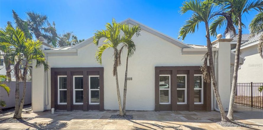 House in Sarasota, Florida 3 bedrooms, 192.49 sq.m. № 1546220