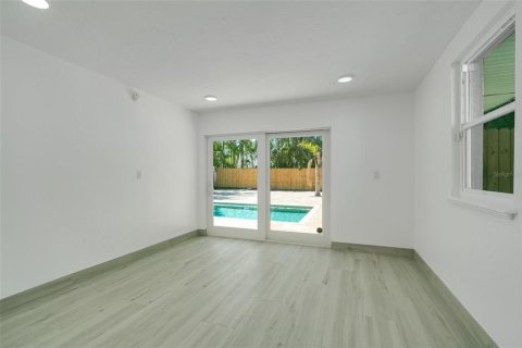 Villa ou maison à vendre à Sarasota, Floride: 3 chambres, 192.49 m2 № 1546220 - photo 14