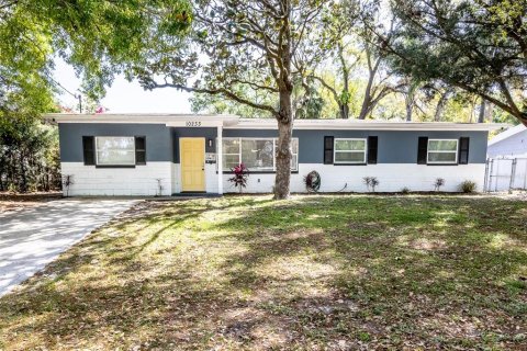House in Tampa, Florida 4 bedrooms, 179.49 sq.m. № 1725693 - photo 1