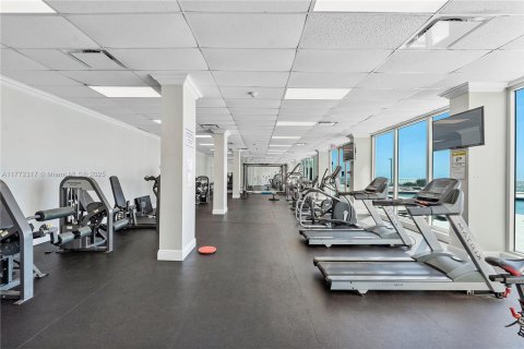 Condo in Miami Beach, Florida, 2 bedrooms  № 1598976 - photo 25
