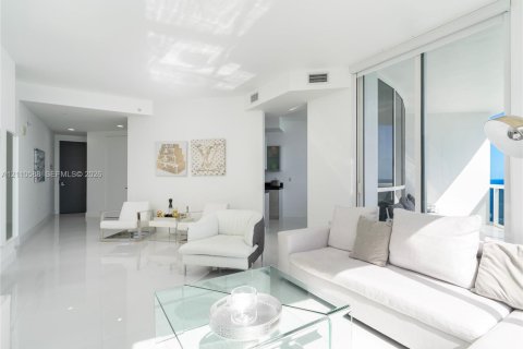 Condo in Sunny Isles Beach, Florida, 2 bedrooms  № 2428405 - photo 6