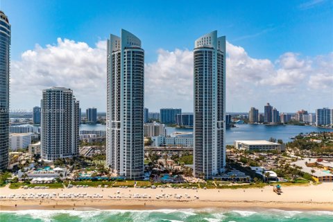 Condo in Sunny Isles Beach, Florida, 2 bedrooms  № 2428405 - photo 20