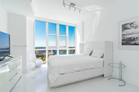 Condo in Sunny Isles Beach, Florida, 2 bedrooms  № 2428405 - photo 12