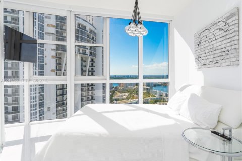 Condo in Sunny Isles Beach, Florida, 2 bedrooms  № 2428405 - photo 11