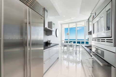 Condo in Sunny Isles Beach, Florida, 2 bedrooms  № 2428405 - photo 8