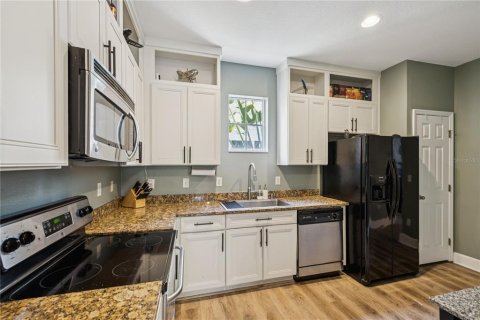 Touwnhouse à vendre à Tampa, Floride: 3 chambres, 186.27 m2 № 1838088 - photo 16