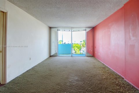 Condo in Miami Beach, Florida, 1 bedroom  № 1947925 - photo 5