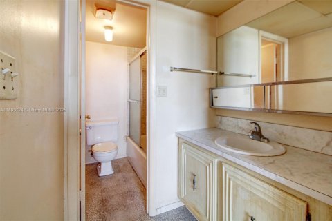 Condo in Miami Beach, Florida, 1 bedroom  № 1947925 - photo 9