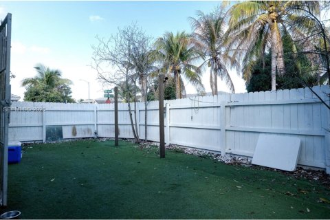 Casa en alquiler en Miami Gardens, Florida, 3 dormitorios, 144.56 m2 № 2155156 - foto 20