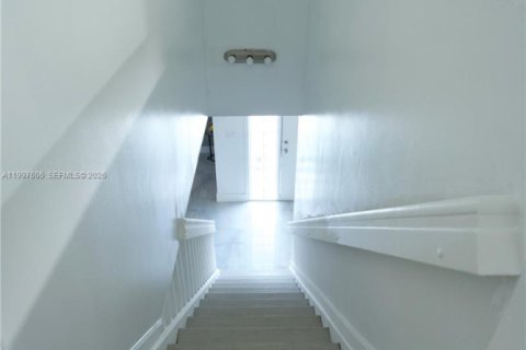 Casa en alquiler en Miami Gardens, Florida, 3 dormitorios, 144.56 m2 № 2155156 - foto 11