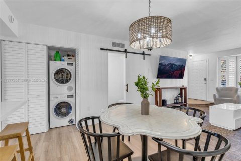 Adosado en venta en Miami, Florida, 2 dormitorios, 107.02 m2 № 1986258 - foto 9