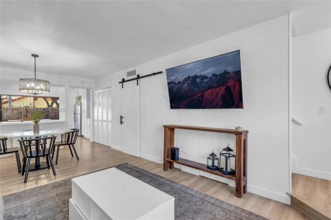 Adosado en venta en Miami, Florida, 2 dormitorios, 107.02 m2 № 1986258 - foto 4