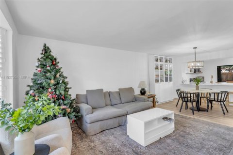 Adosado en venta en Miami, Florida, 2 dormitorios, 107.02 m2 № 1986258 - foto 2