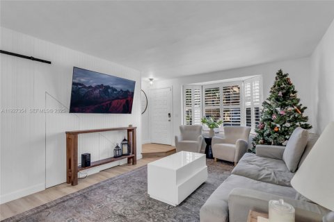 Adosado en venta en Miami, Florida, 2 dormitorios, 107.02 m2 № 1986258 - foto 5