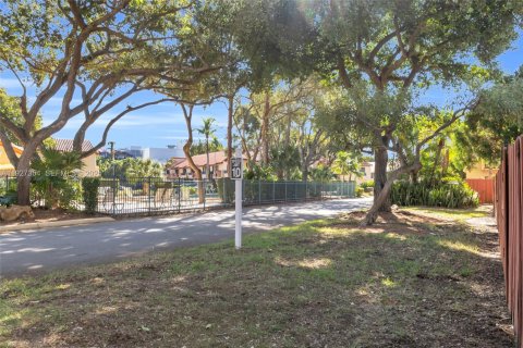 Adosado en venta en Miami, Florida, 2 dormitorios, 107.02 m2 № 1986258 - foto 25