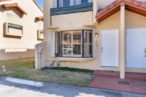 Adosado en venta en Miami, Florida, 2 dormitorios, 107.02 m2 № 1986258 - foto 26