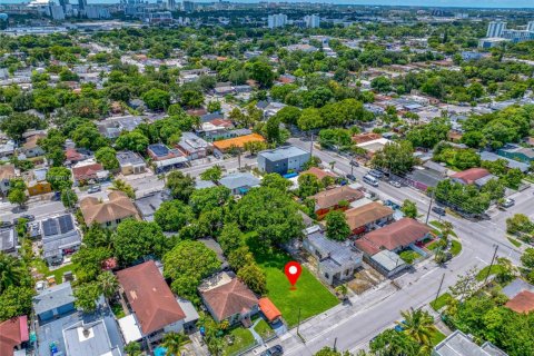 Casa en venta en Miami, Florida, 4 dormitorios № 1945912 - foto 12