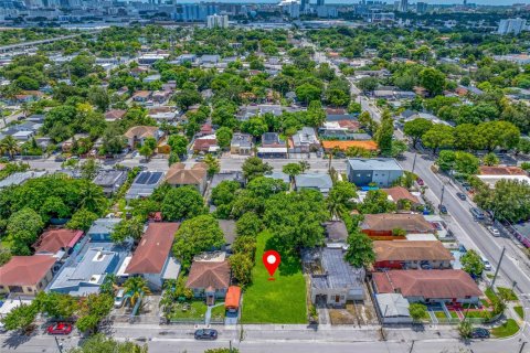 Casa en venta en Miami, Florida, 4 dormitorios № 1945912 - foto 10