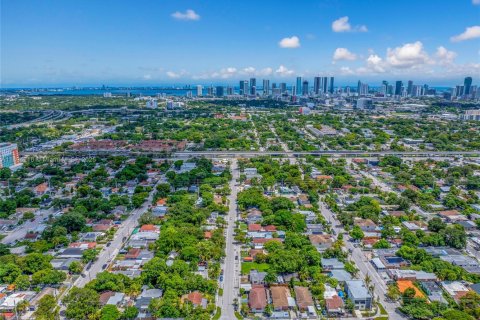 Casa en venta en Miami, Florida, 4 dormitorios № 1945912 - foto 6