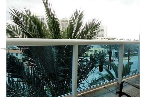 Condo in Miami Beach, Florida, 1 bedroom  № 2051479 - photo 13
