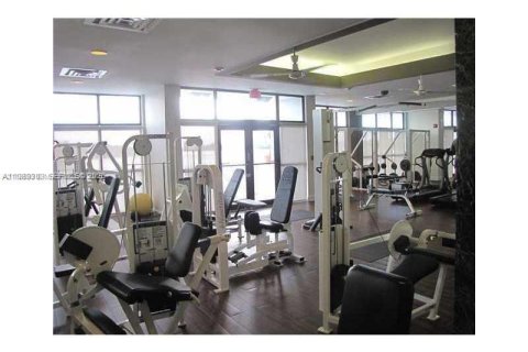 Condo in Miami Beach, Florida, 1 bedroom  № 2051479 - photo 17