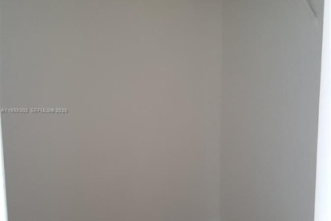 Condo in Miami Beach, Florida, 1 bedroom  № 2051479 - photo 10