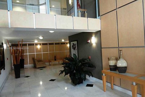 Condo in Miami Beach, Florida, 1 bedroom  № 2051479 - photo 4