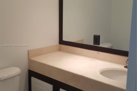 Condo in Miami Beach, Florida, 1 bedroom  № 2051479 - photo 9