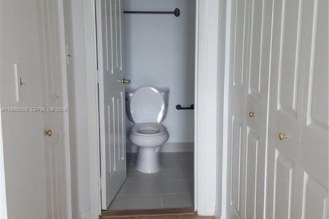 Condo in Miami Beach, Florida, 1 bedroom  № 2051479 - photo 11