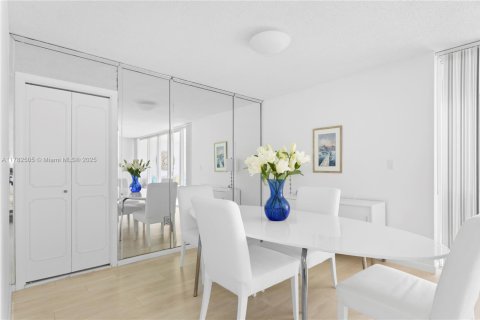 Condominio en alquiler en Key Biscayne, Florida, 2 dormitorios, 174.19 m2 № 1990970 - foto 5