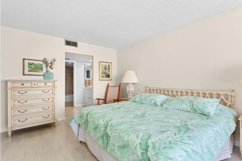 Condominio en alquiler en Key Biscayne, Florida, 2 dormitorios, 174.19 m2 № 1990970 - foto 13