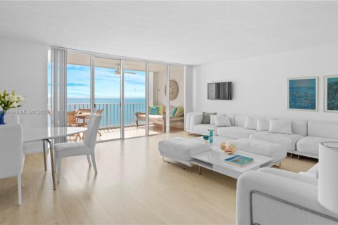 Condominio en alquiler en Key Biscayne, Florida, 2 dormitorios, 174.19 m2 № 1990970 - foto 4