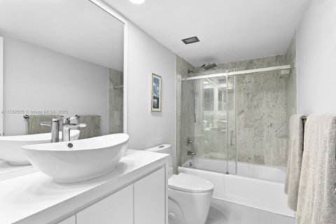 Condominio en alquiler en Key Biscayne, Florida, 2 dormitorios, 174.19 m2 № 1990970 - foto 18