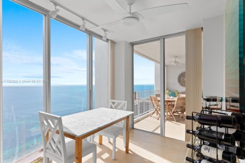 Condominio en alquiler en Key Biscayne, Florida, 2 dormitorios, 174.19 m2 № 1990970 - foto 9