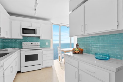 Condominio en alquiler en Key Biscayne, Florida, 2 dormitorios, 174.19 m2 № 1990970 - foto 7