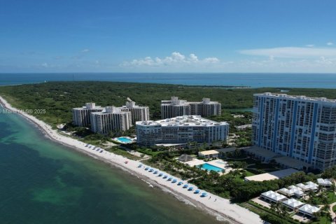 Condominio en Key Biscayne, Florida, 2 dormitorios  № 1990970
