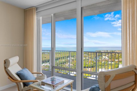 Condominio en alquiler en Key Biscayne, Florida, 2 dormitorios, 174.19 m2 № 1990970 - foto 14