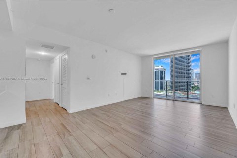 Condominio en alquiler en Miami, Florida, 2 dormitorios, 84.54 m2 № 1938484 - foto 5