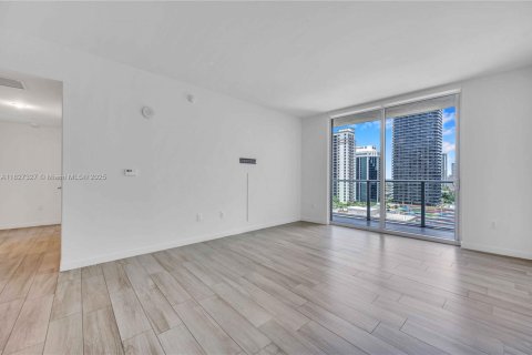 Condominio en alquiler en Miami, Florida, 2 dormitorios, 84.54 m2 № 1938484 - foto 6