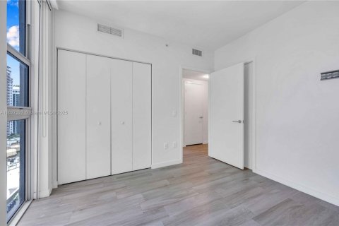 Condominio en alquiler en Miami, Florida, 2 dormitorios, 84.54 m2 № 1938484 - foto 12