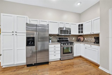 House in The Villages, Florida 3 bedrooms, 201.97 sq.m. № 2427521 - photo 19