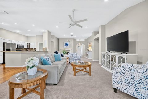 House in The Villages, Florida 3 bedrooms, 201.97 sq.m. № 2427521 - photo 12