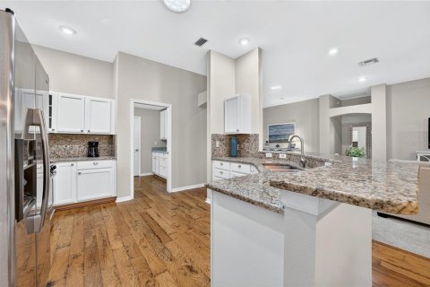 House in The Villages, Florida 3 bedrooms, 201.97 sq.m. № 2427521 - photo 17