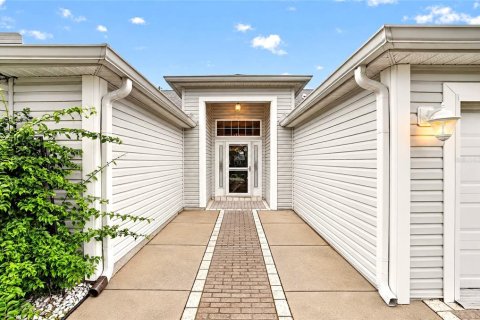 House in The Villages, Florida 3 bedrooms, 201.97 sq.m. № 2427521 - photo 4