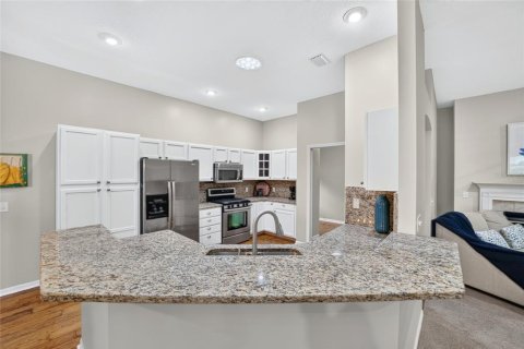 House in The Villages, Florida 3 bedrooms, 201.97 sq.m. № 2427521 - photo 16