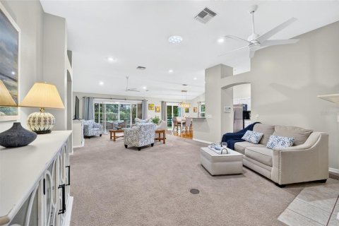 House in The Villages, Florida 3 bedrooms, 201.97 sq.m. № 2427521 - photo 7