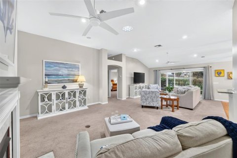House in The Villages, Florida 3 bedrooms, 201.97 sq.m. № 2427521 - photo 9