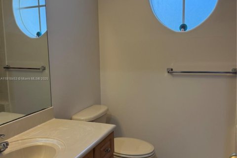 Casa en venta en Miami, Florida, 5 dormitorios, 266.44 m2 № 1779675 - foto 18