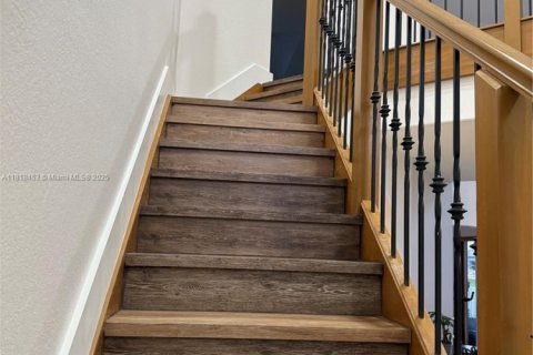 Casa en venta en Miami, Florida, 5 dormitorios, 266.44 m2 № 1779675 - foto 20