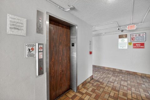 Купить кондоминиум в Лодердейл-Лейкс, Флорида 3 комнаты, 89.19м2, № 2083922 - фото 4